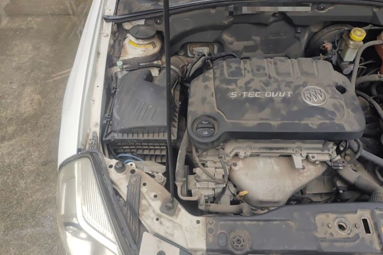 Used Buick Excelle 2013 1.5L Automatic Classic Model Engine Bay Right