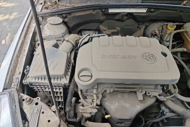 Used Buick Excelle 2013 1.5L Automatic Luxury Model Engine Bay Right