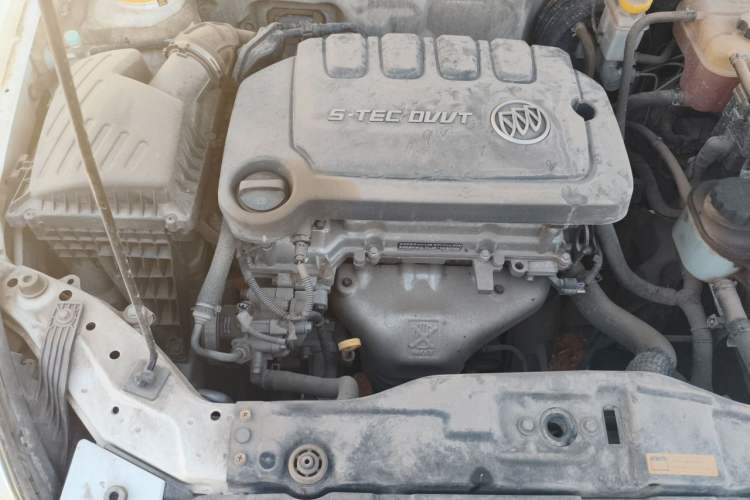 Used Buick Excelle 2013 1.5L Manual Classic Model Engine Bay Right