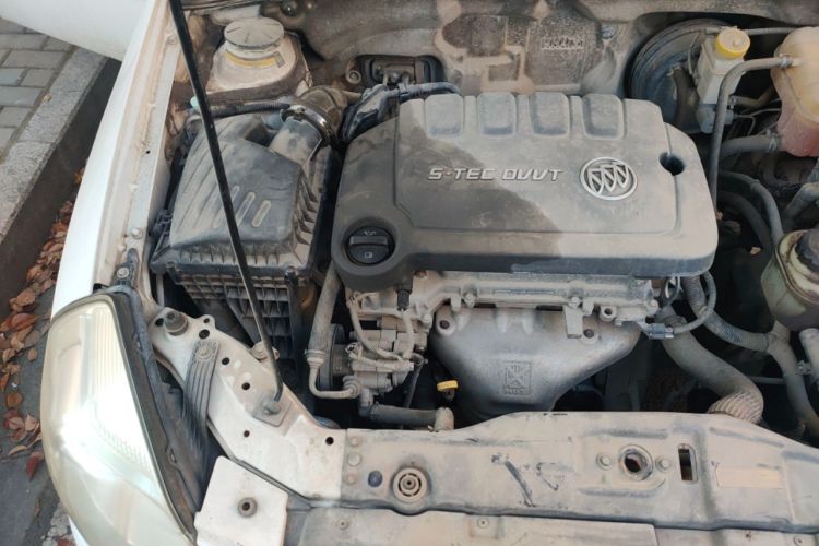 Used Buick Excelle 2013 1.5L Manual Luxury Model Engine Bay Right