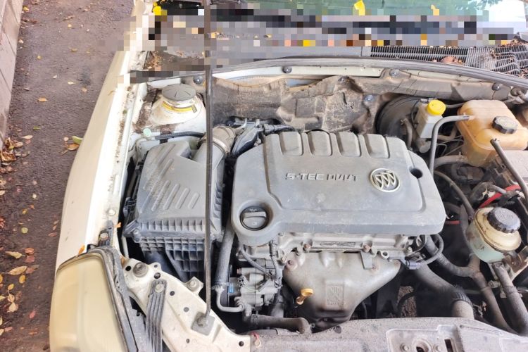 Used Buick Excelle 2013 1.5L Manual Classic Model Engine Bay Right