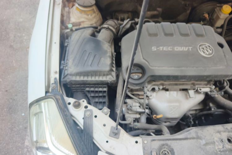 Used Buick Excelle 2013 1.5L Automatic Luxury Model Engine Bay Right