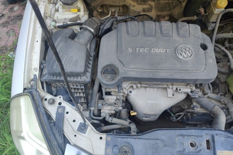 Used Buick Excelle 2013 1.5L Automatic Classic Model Engine Bay Right