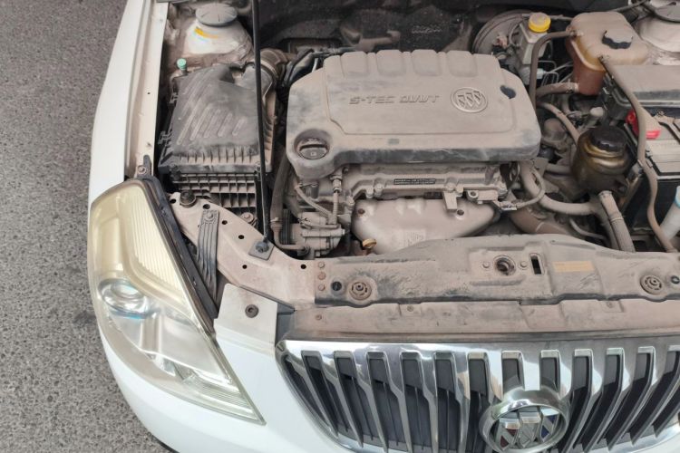 Used Buick Excelle 2013 1.5L Automatic Classic Model Engine Bay Right