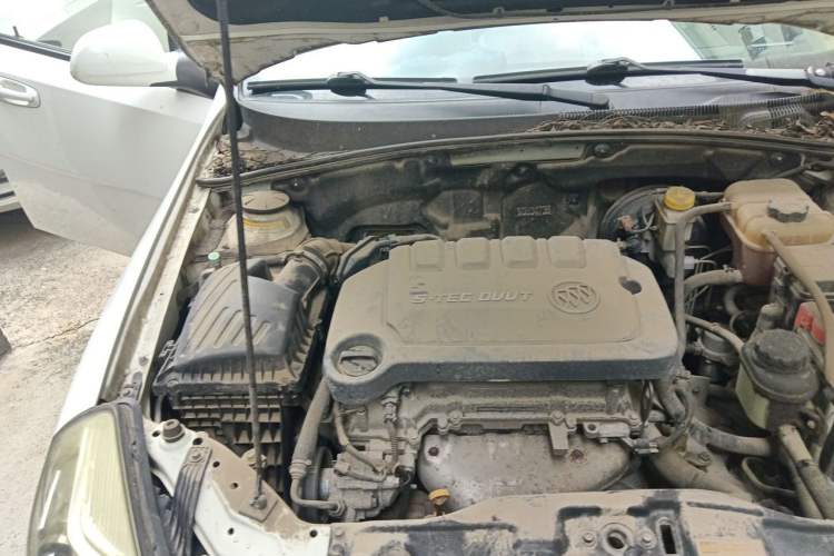 Used Buick Excelle 2013 1.5L Automatic Classic Model Engine Bay Right