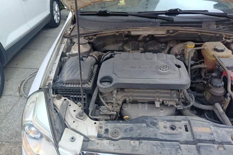 Used Buick Excelle 2013 1.5L Automatic Classic Model Engine Bay Right