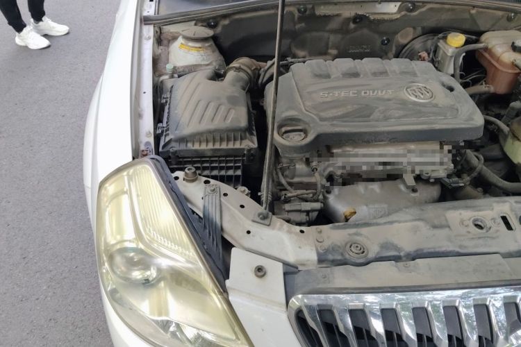 Used Buick Excelle 2013 1.5L Automatic Classic Model Engine Bay Right