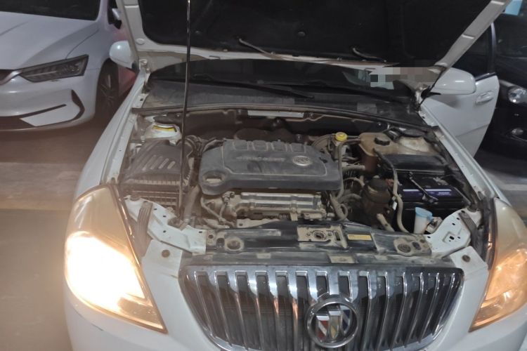 Used Buick Excelle 2013 1.5L Manual Classic Model Engine Bay Right