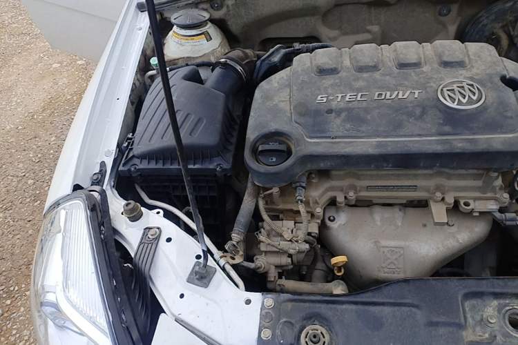 Used Buick Excelle 2013 1.5L Manual Luxury Model Engine Bay Right