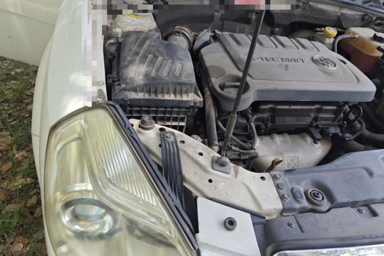 Used Buick Excelle 2013 1.5L Automatic Classic Model Engine Bay Right