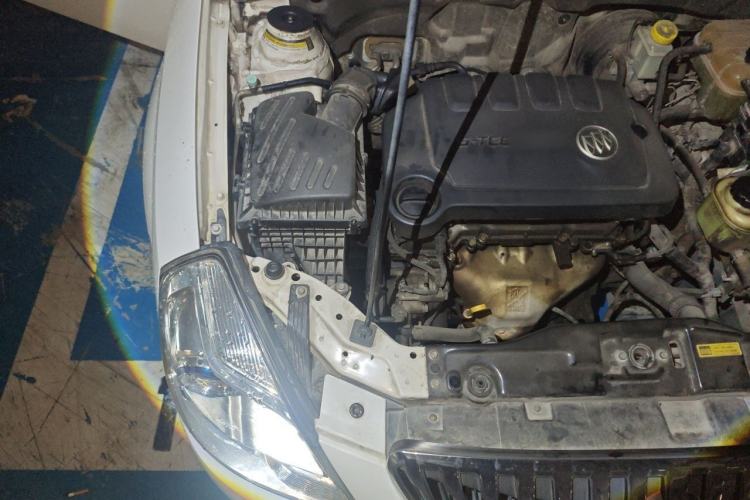 Used Buick Excelle 2013 1.5L Manual Luxury Model Engine Bay Right
