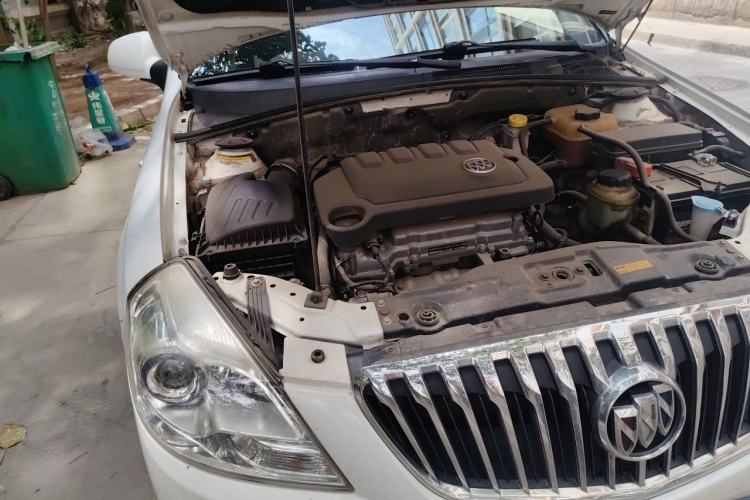 Used Buick Excelle 2013 1.5L Automatic Classic Model Engine Bay Right