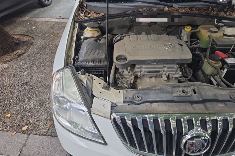 Used Buick Excelle 2013 1.5L Manual Classic Model Engine Bay Right