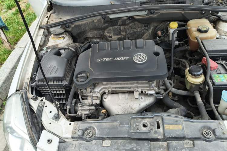 Used Buick Excelle 2013 1.5L Automatic Luxury Model Engine Bay Right