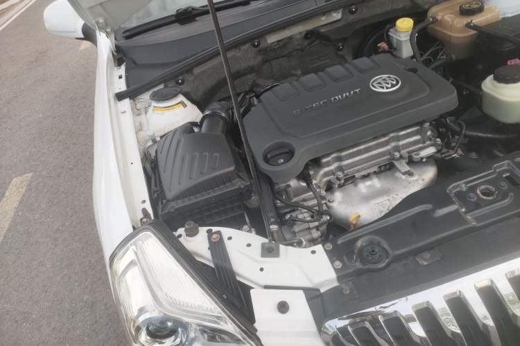 Used Buick Excelle 2013 1.5L Automatic Classic Model Engine Bay Right