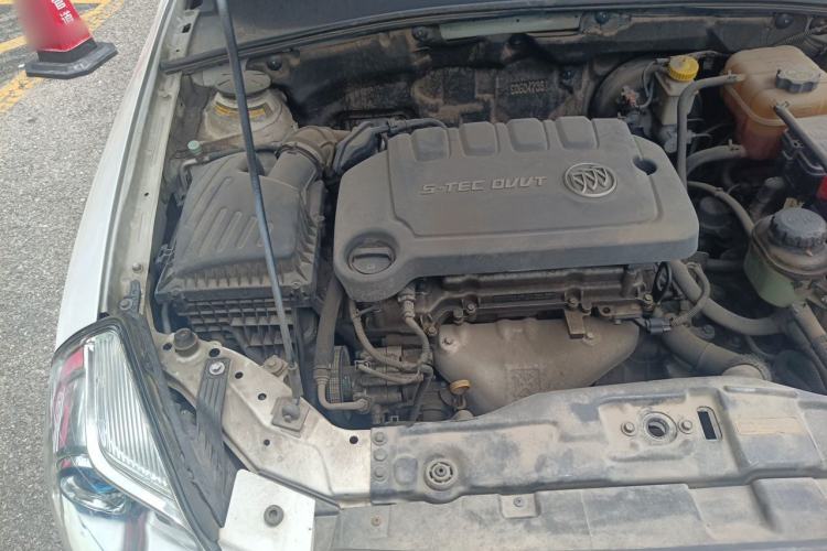 Used Buick Excelle 2013 1.5L Automatic Classic Model Engine Bay Right