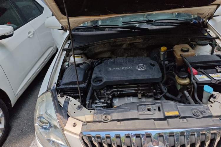 Used Buick Excelle 2013 1.5L Manual Classic Model Engine Bay Right