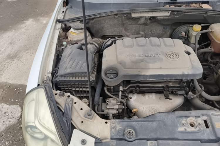 Used Buick Excelle 2013 1.5L Automatic Classic Model Engine Bay Right