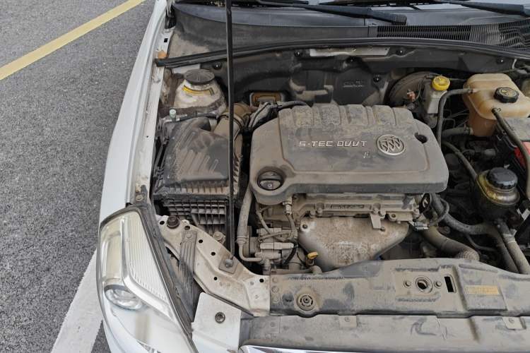 Used Buick Excelle 2013 1.5L Automatic Classic Model Engine Bay Right