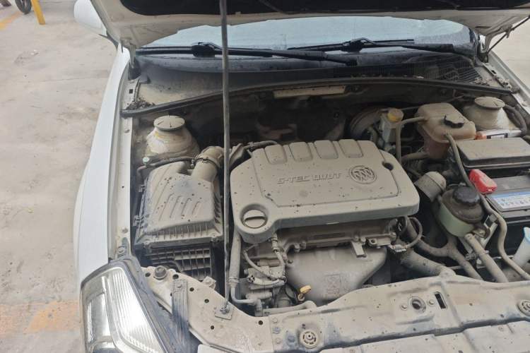 Used Buick Excelle 2013 1.5L Manual Classic Model Engine Bay Right