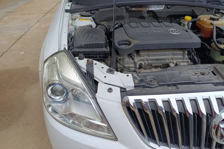 Used Buick Excelle 2013 1.5L Manual Classic Model Engine Bay Right