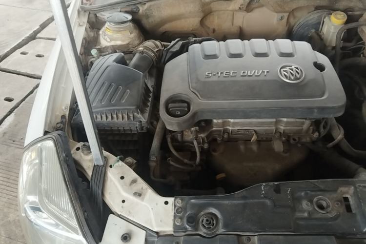Used Buick Excelle 2013 1.5L Manual Classic Model Engine Bay Right