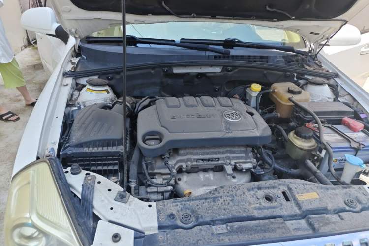 Used Buick Excelle 2013 1.5L Automatic Luxury Model Engine Bay Right