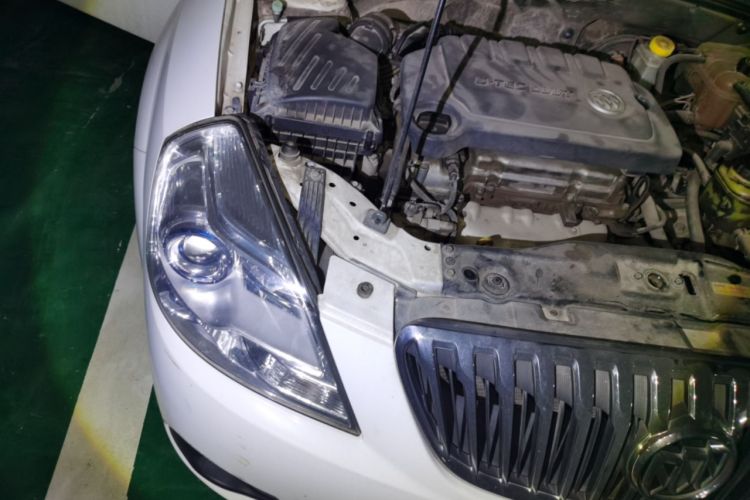 Used Buick Excelle 2013 1.5L Automatic Classic Model Engine Bay Right