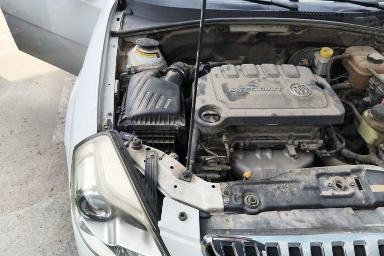 Used Buick Excelle 2013 1.5L Automatic Luxury Model Engine Bay Right