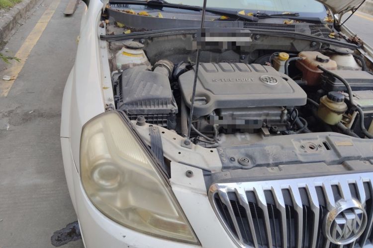 Used Buick Excelle 2013 1.5L Automatic Classic Model Engine Bay Right