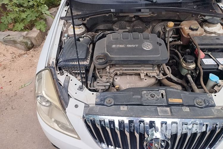 Used Buick Excelle 2013 1.5L Manual Classic Model Engine Bay Right