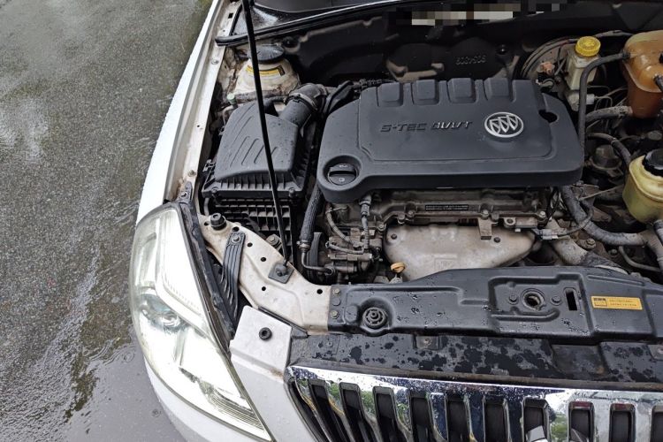 Used Buick Excelle 2013 1.5L Automatic Classic Model Engine Bay Right