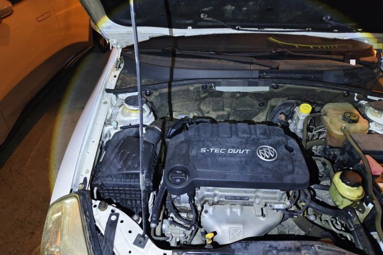 Used Buick Excelle 2013 1.5L Automatic Classic Model Engine Bay Right