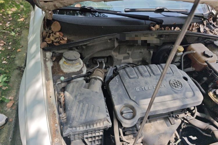 Used Buick Excelle 2013 1.5L Manual Luxury Model Engine Bay Right