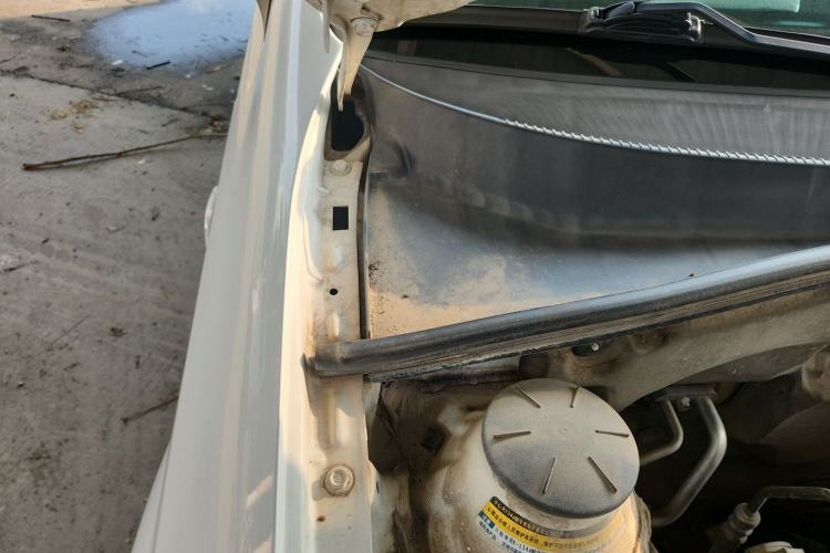 Used Buick Excelle 2013 1.5L Automatic Classic Model Engine Bay Right