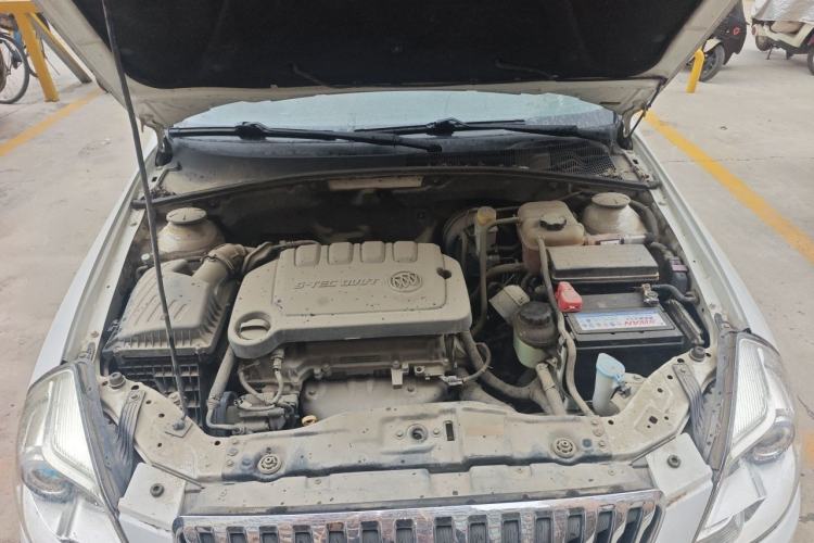 Used Buick Excelle 2013 1.5L Manual Classic Model Engine Bay