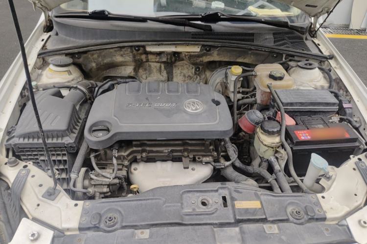 Used Buick Excelle 2013 1.5L Manual Classic Model Engine Bay