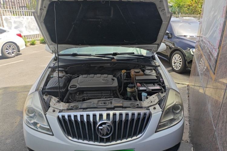 Used Buick Excelle 2013 1.5L Manual Classic Model Engine Bay