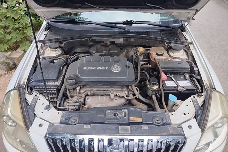 Used Buick Excelle 2013 1.5L Manual Classic Model Engine Bay