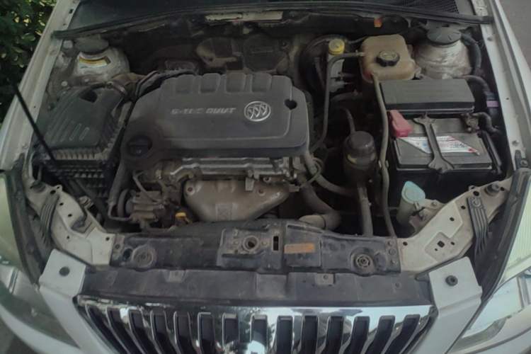 Used Buick Excelle 2013 1.5L Manual Classic Model Engine Bay