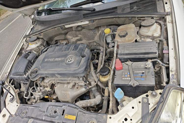 Used Buick Excelle 2013 1.5L Manual Luxury Model Engine Bay
