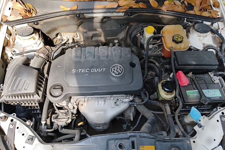 Used Buick Excelle 2013 1.5L Manual Classic Model Engine Bay