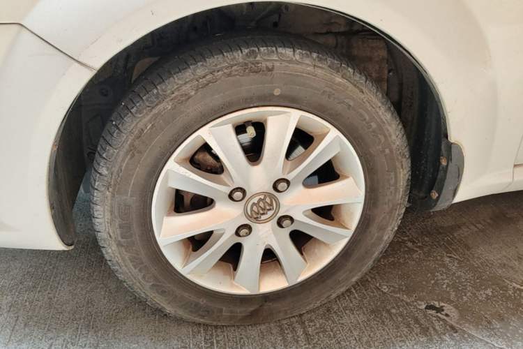 Used Buick Excelle 2013 1.5L Automatic Classic Model Exterior 4