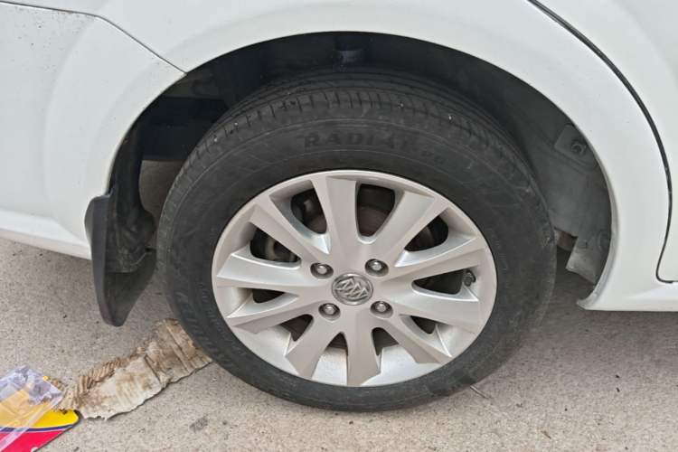 Used Buick Excelle 2013 1.5L Automatic Luxury Model Exterior 5
