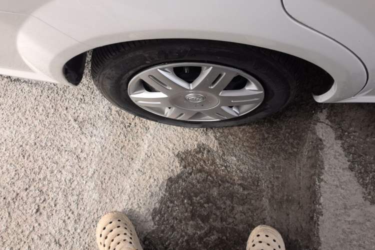 Used Buick Excelle 2013 1.5L Automatic Classic Model Exterior 5
