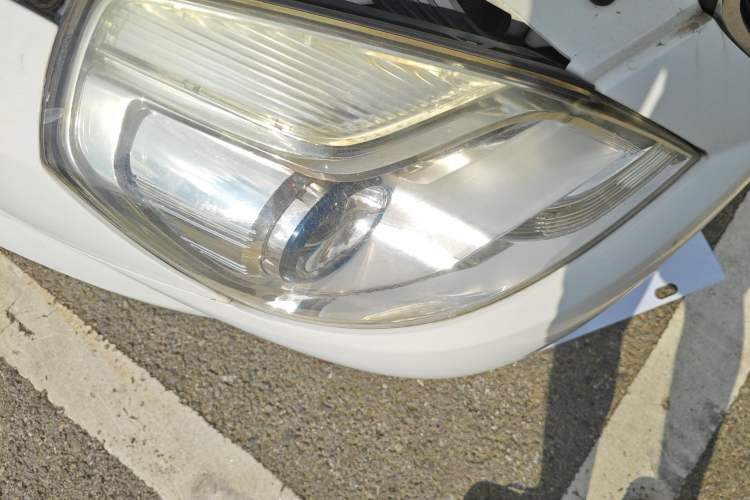 Used Buick Excelle 2013 1.5L Automatic Classic Model Exterior 6