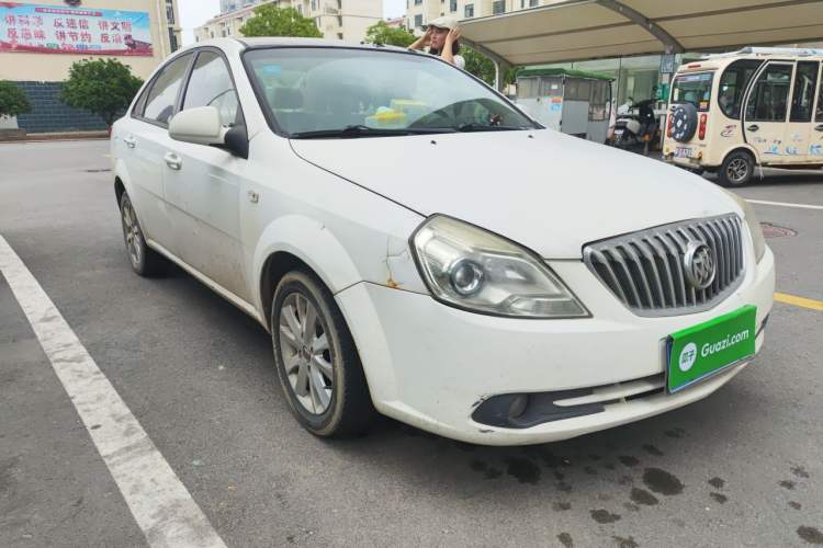 Used Buick Excelle 2013 1.5L Automatic Luxury Model Front Right 45 Deg