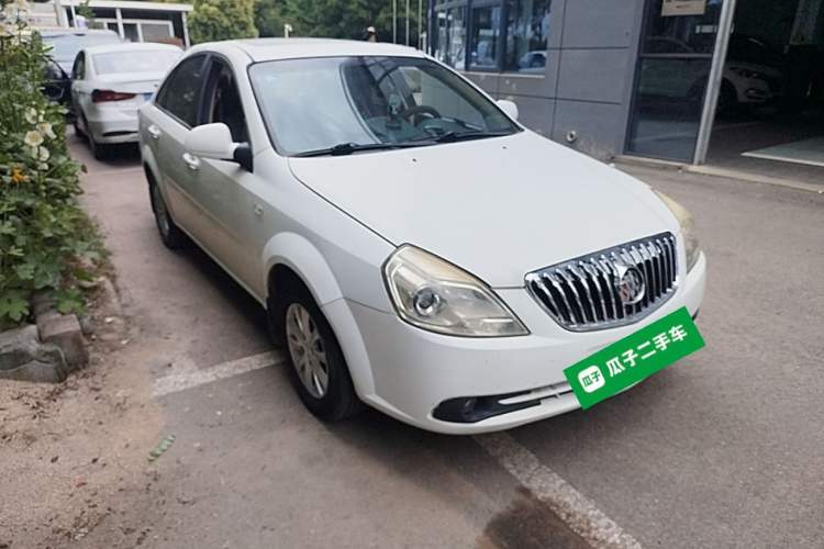 Used Buick Excelle 2013 1.5L Manual Classic Model Front Right 45 Deg