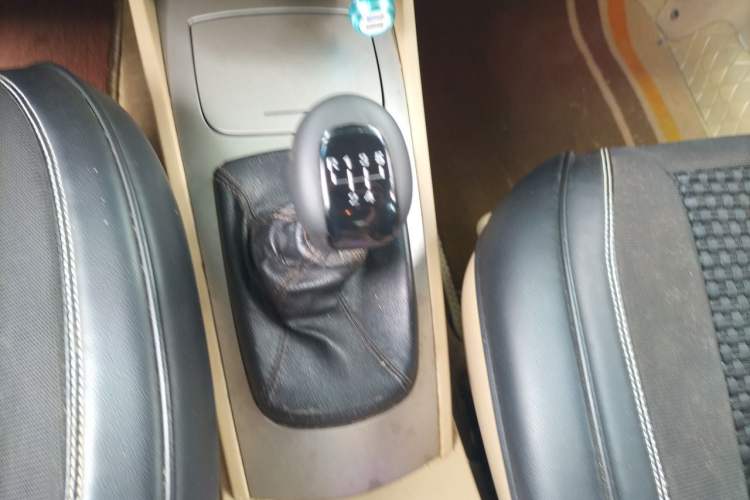 Used Buick Excelle 2013 1.5L Manual Classic Model Gear Lever