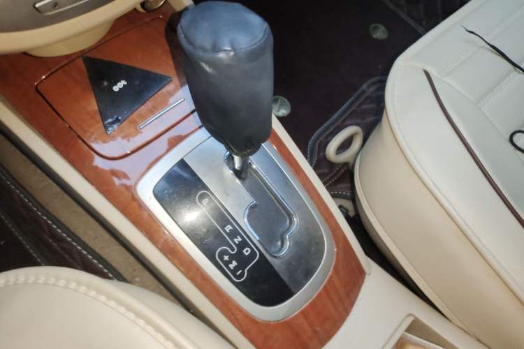 Used Buick Excelle 2013 1.5L Automatic Luxury Model Gear Lever